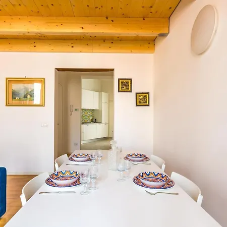 Nova Stylish House In Center By Napoliapartments