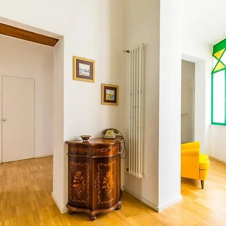 Nova Stylish House In Center By Napoliapartments