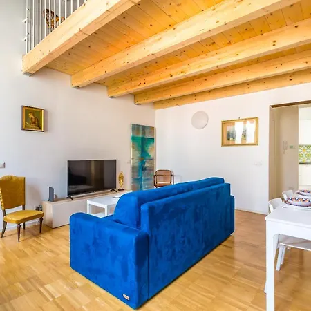 Nova Stylish House In Center Apartament