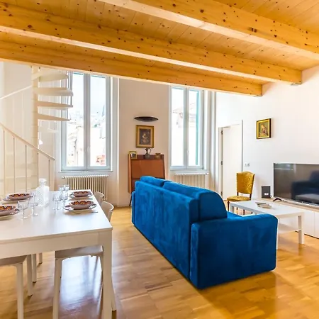 Nova Stylish House In Center By Napoliapartments Nápoles