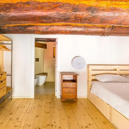 Nova Stylish House In Center By Napoliapartments