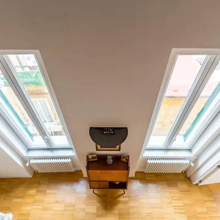 Nova Stylish House In Center Apartament