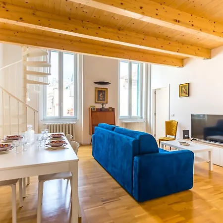 Nova Stylish House In Center By Napoliapartments * Nápoles