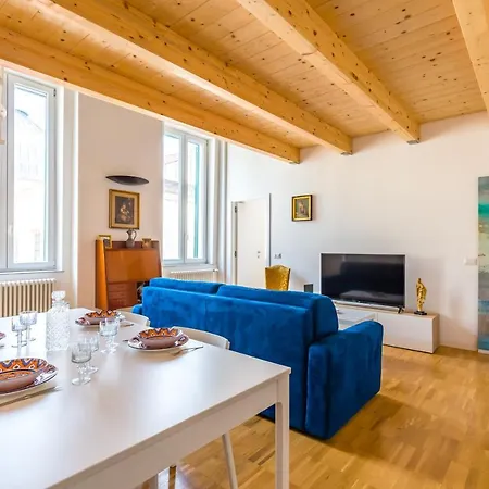 Nova Stylish House In Center By Napoliapartments * Naples